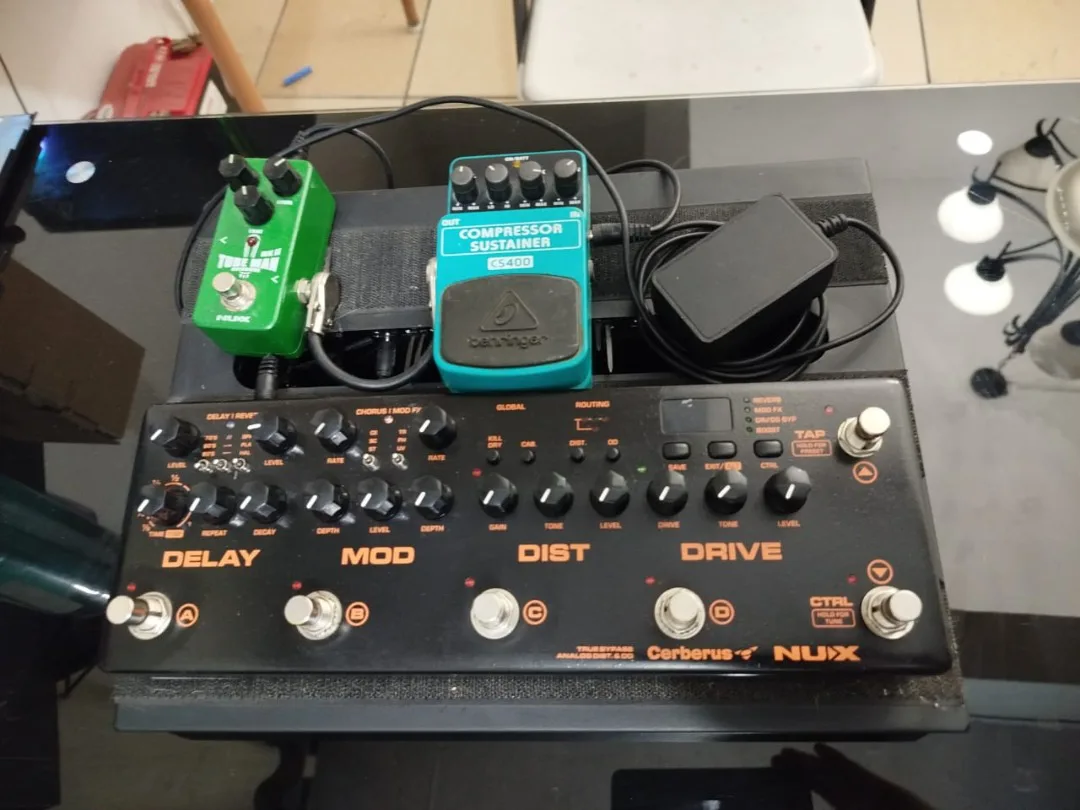 Paquete Completo Pedalboard + Pedal Multiefectos Nux Cerberus + Nux Tube Man + Compresor Sustain + Power supply Joyo.